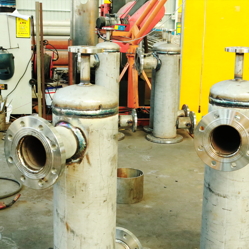 設備焊裝區Equipment welding area